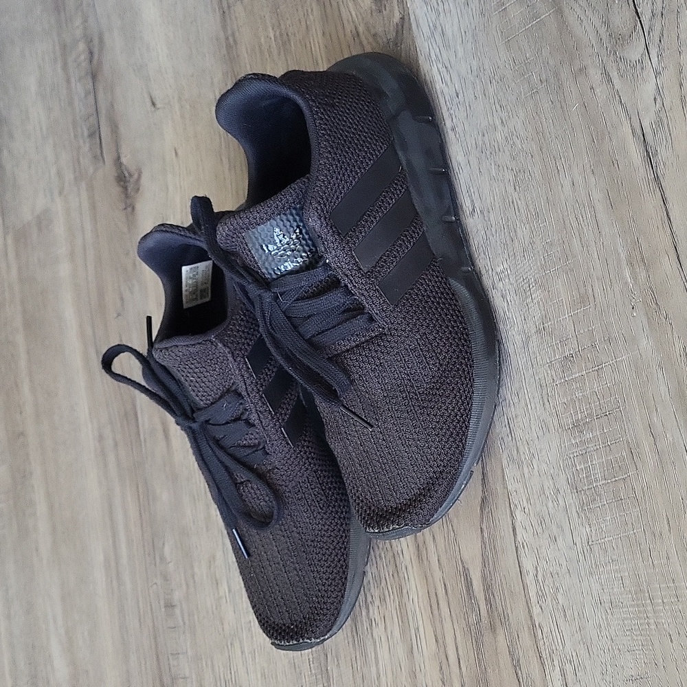 Adidas Black Sneakers Size 5 Youth Women's 7.5